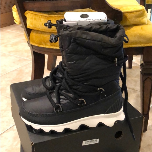 Sorel Winter Boots - Picture 2 of 6